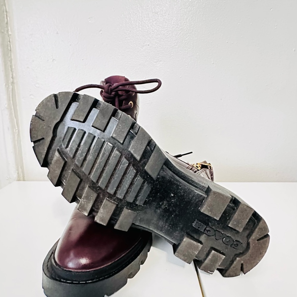 Coach Burgundy Boots: Elevate Your Style Game! - Picture 4 of 8